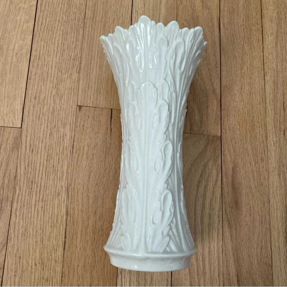 Vintage 80s Lenox Classic Off White Porcelain Woodland Leaf Pattern Vase/Pitcher
